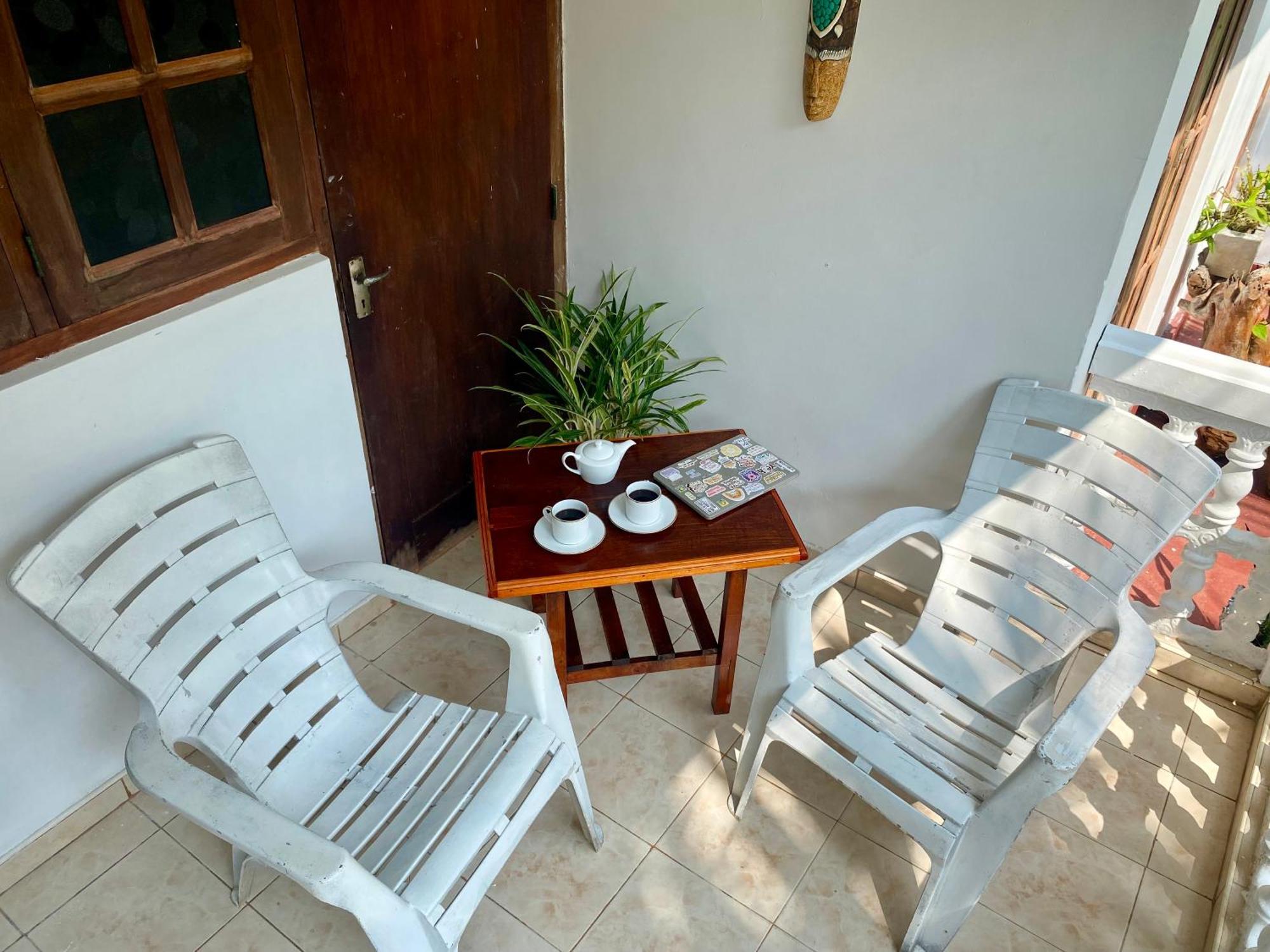 The Breeze Mirissa Bed & Breakfast Eksteriør bilde