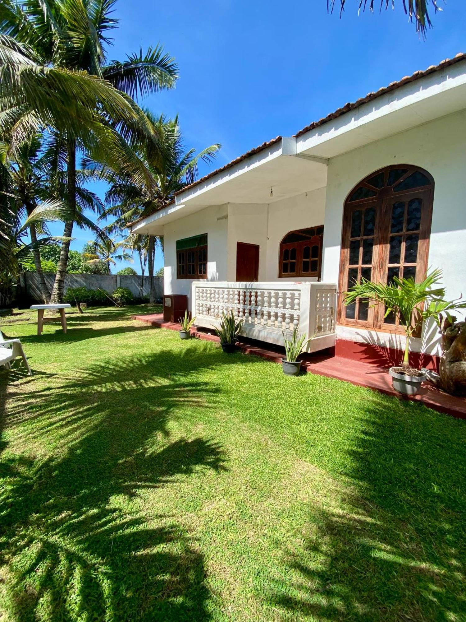 The Breeze Mirissa Bed & Breakfast Eksteriør bilde