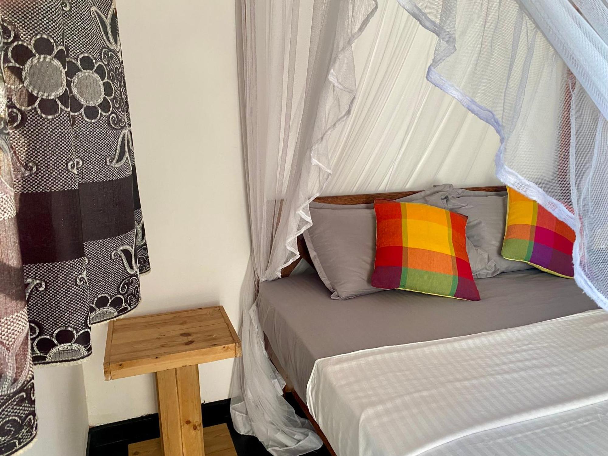 The Breeze Mirissa Bed & Breakfast Eksteriør bilde
